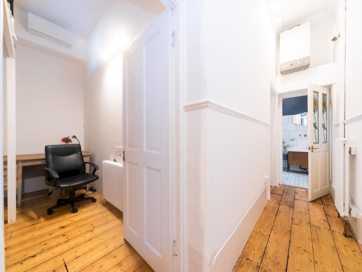Pass The Keys Rustic And Quirky Flat In Charming Charlton Village London Eksteriør bilde