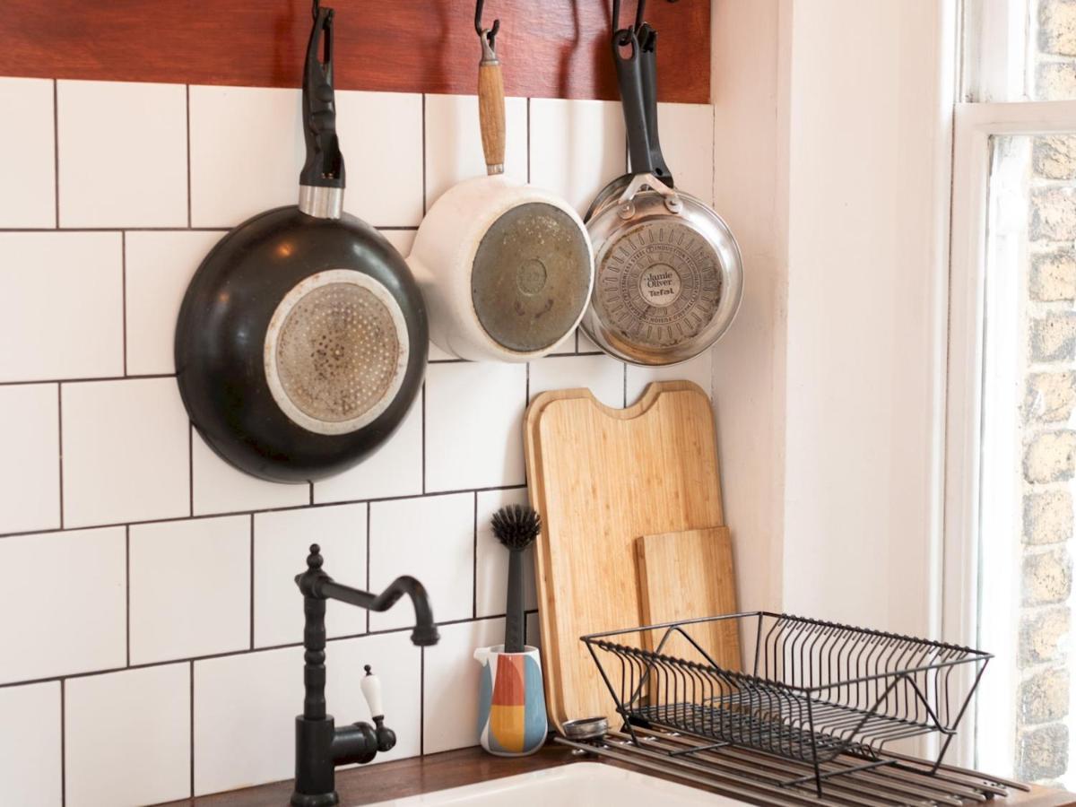 Pass The Keys Rustic And Quirky Flat In Charming Charlton Village London Eksteriør bilde