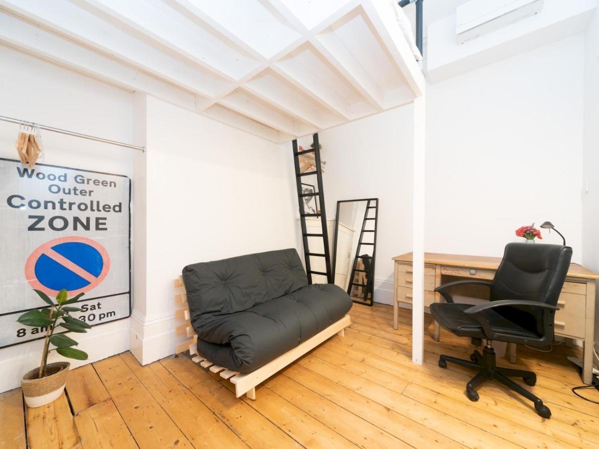 Pass The Keys Rustic And Quirky Flat In Charming Charlton Village London Eksteriør bilde