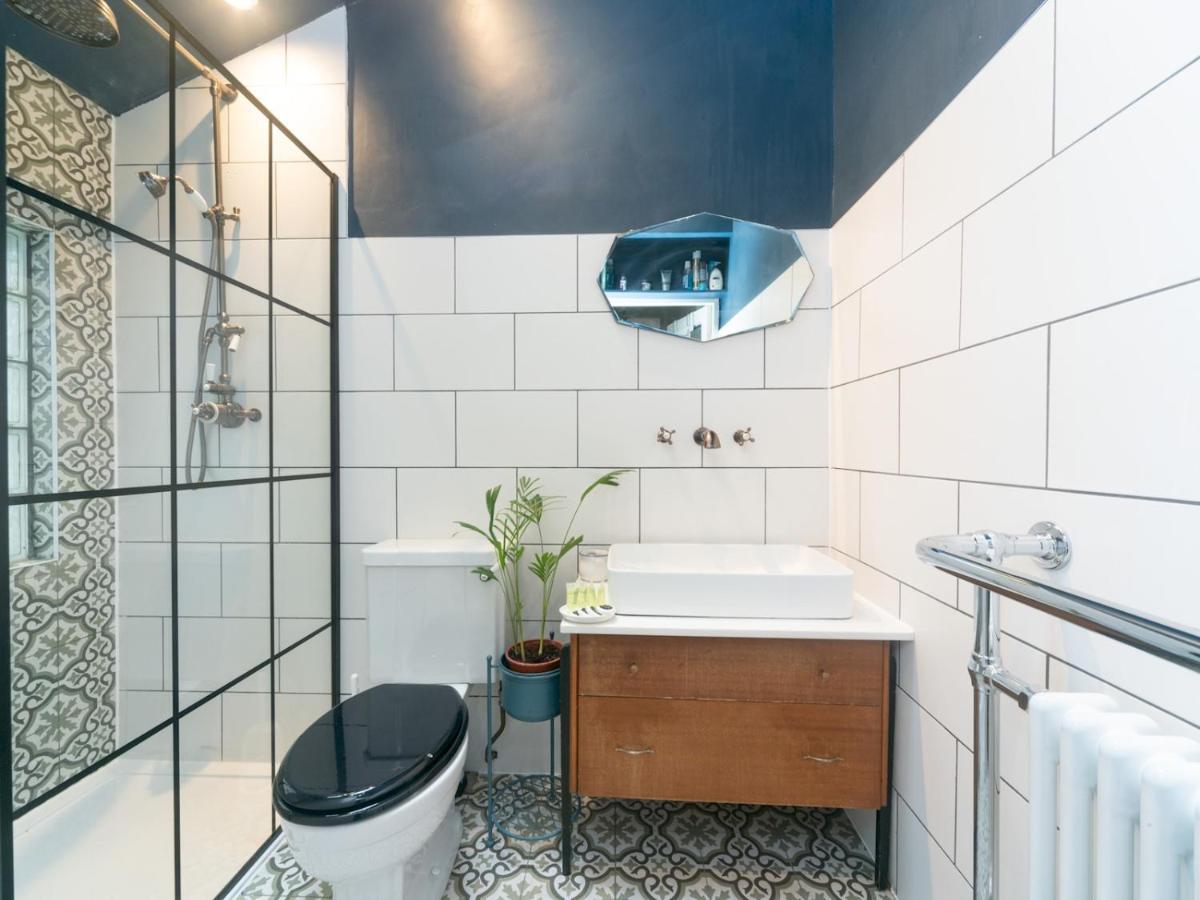 Pass The Keys Rustic And Quirky Flat In Charming Charlton Village London Eksteriør bilde